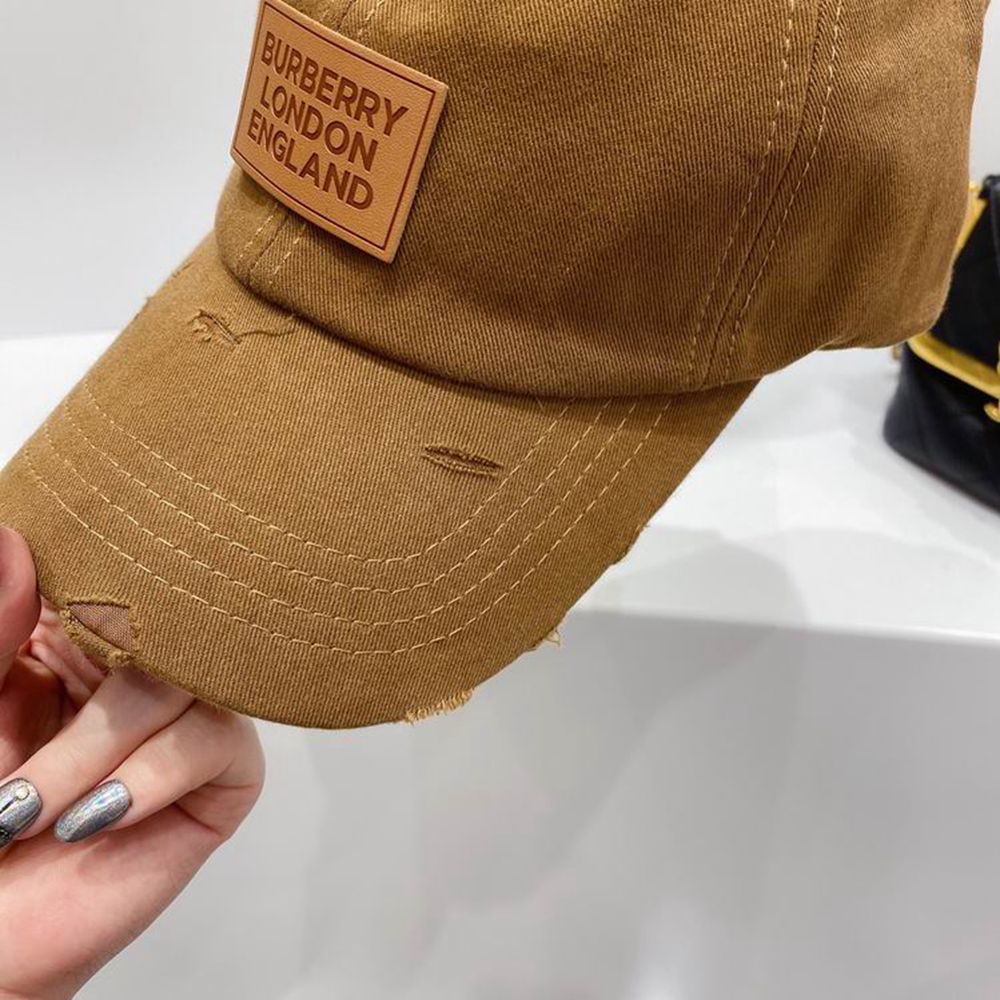 Bv*b*rry Hat